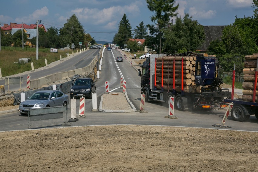 Koniec znienawidzonego przez kierowców skrzyżowania na zakopiance [ZDJĘCIA]