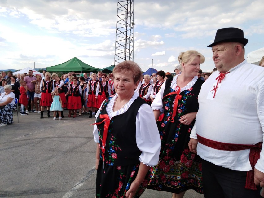 Dożynki 2019 w gminie Górno. Rolnicy tłumnie świętują [ZDJĘCIA] 