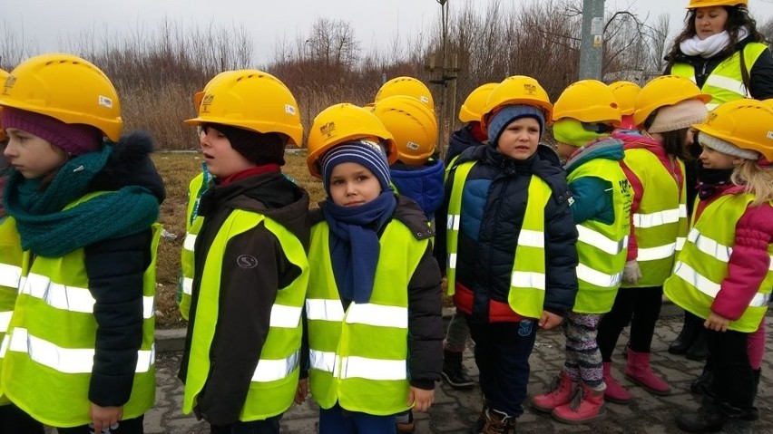 Ekologiczna wycieczka przedszkolaków z Kurozwęk. Była zabawa i nauka 