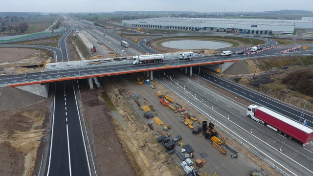 Trwa budowa autostrady A1 w Łódzkiem. Jak postępują prace?