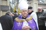 Poważne oskarżenia wobec biskupa Jana Szkodonia. Nuncjatura Apostolska w Polsce: "wina nie została udowodniona"