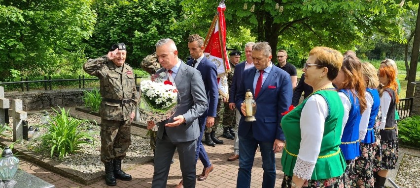 W gminie Mniów, w powiecie kieleckim, uczcili pamięć bohaterów. W niedzielę odbędzie się uroczysta msza święta w intencji pomordowanych