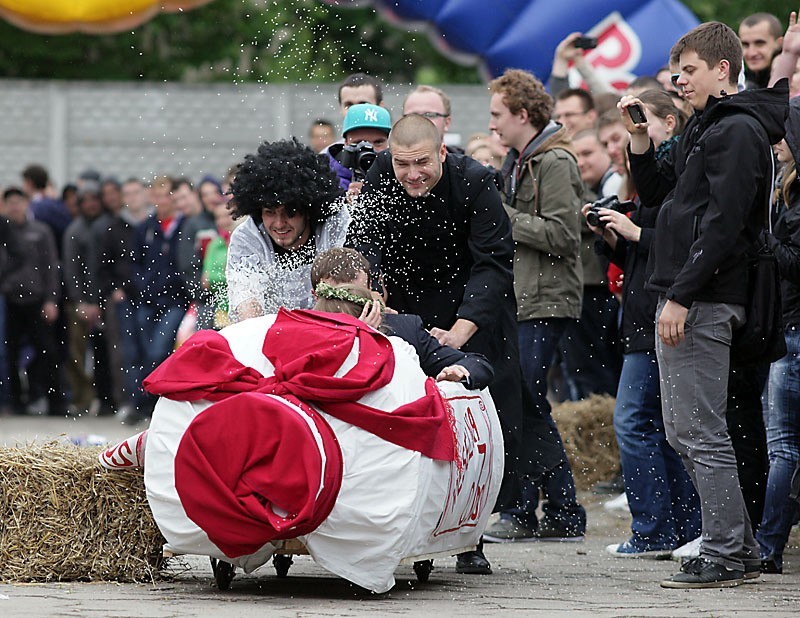 Rydwan, czołg i wódka w Wyścigu Mydelniczek [ZDJĘCIA]