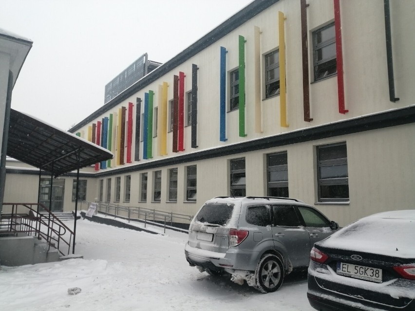 Od najbliższego poniedziałku (30 stycznia) uczniowie SP2 i I LO w Koluszkach będą mieli lekcje w nowej części szkoły
