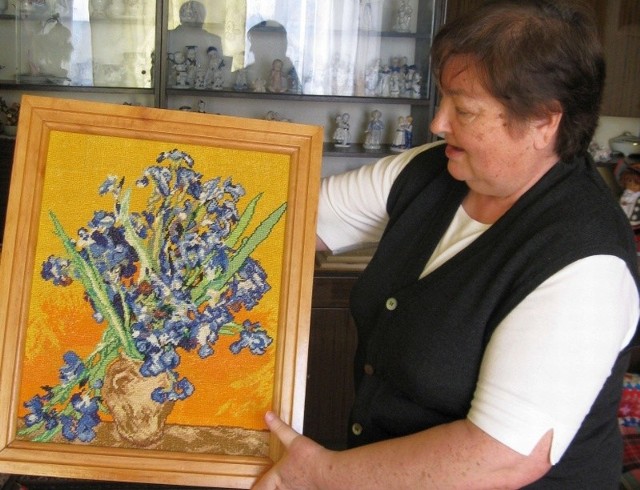 Z Irysami wykonanymi według obrazu Vincenta van Gogha.