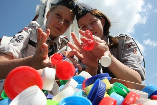 Wózek inwalidzki za 50 tys. plastikowych nakrętek. Przyłącz się do akcji!
