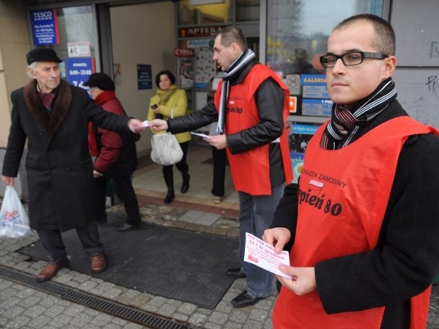 Grudniowy protest związkowców pod Tesco. Fot. Sławomir Mielnik