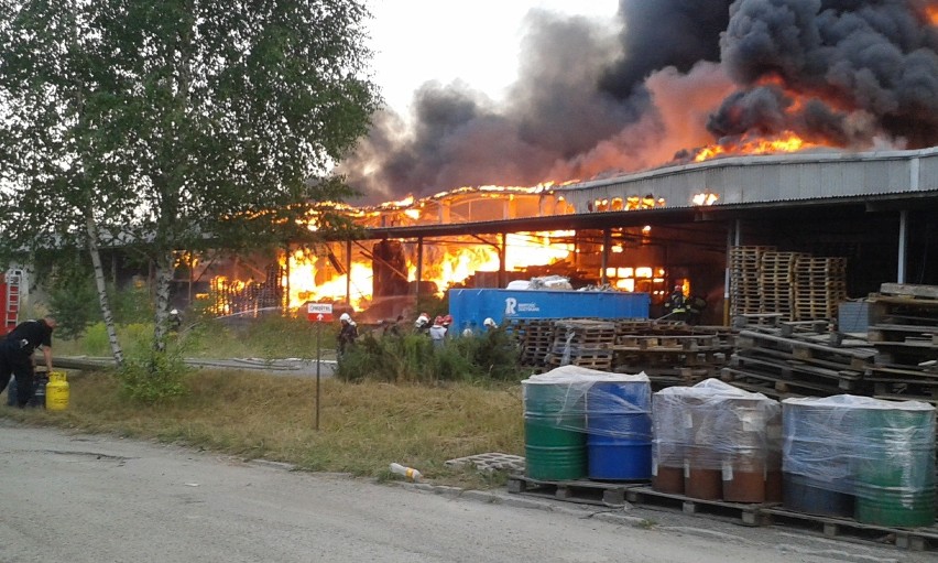 Pożar hali w Zawierciu