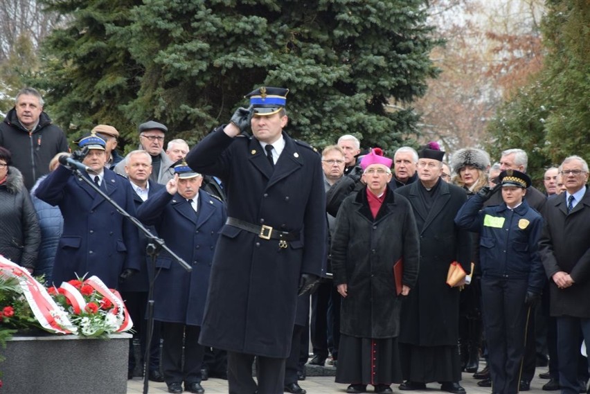 Przy komendzie PSP odsłonięto obelisk upamiętniający...