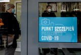 Szczepienia przeciwko COVID. Nie ma zgody, czy powinny być obowiązkowe, ale niemal wszyscy Polacy przeciwko karom za odmowę szczepienia