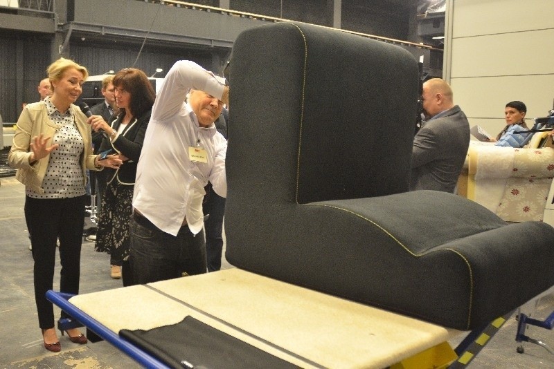 Prezydent Hanna Zdanowska zaprojektowała fotel! [FILM, zdjęcia]