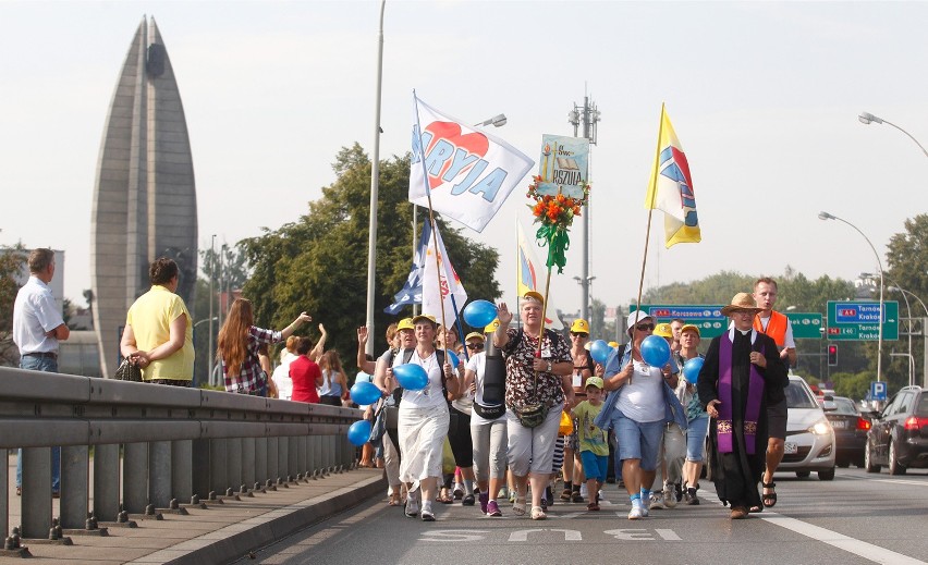 Sierpień to szczyt pielgrzymkowy w Częstochowie. W tym roku...