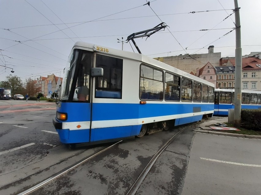 Wykolejenie tramwaju linii 3 we Wrocławiu 23.10.2020