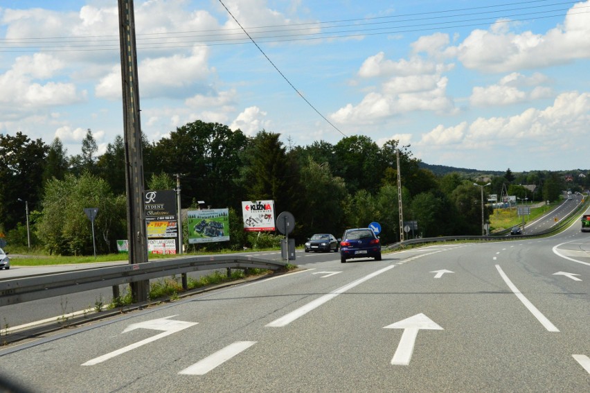 Zakopianka w gminie Myślenice biegnie przez" Głogoczów,...