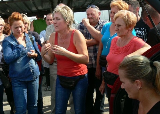 Na zbyt wysokie opłaty narzekają także przedstawiciele odzieżówki, którzy przy namiotach, chcą postawić samochód.