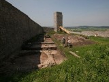 Kolejne odkrycia podczas prac archeologicznych na zamku w Chęcinach 
