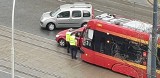 Kia wjechała w tramwaj! Wypadek na alei Wyszyńskiego [zdjęcia]