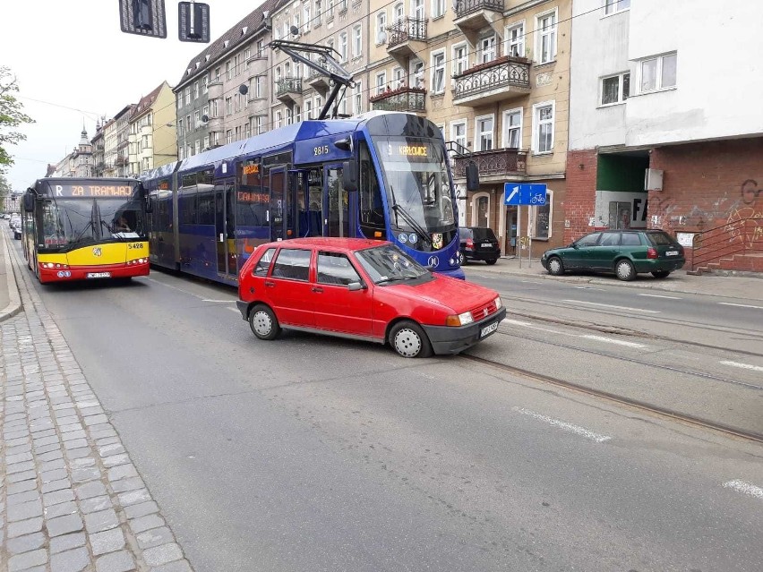 Wrocław: Wypadek tramwaju przy mostach Trzebnickich. Jedna osoba ranna