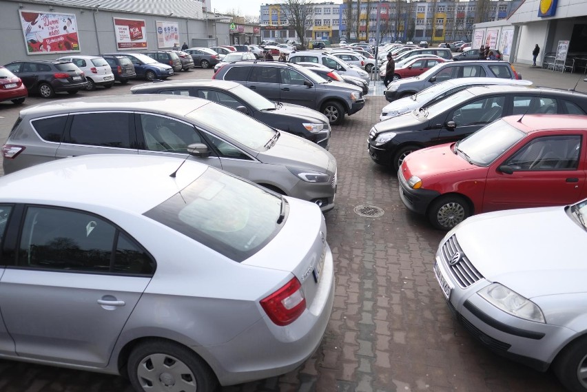 Według UOKiK zarządca parkingów ograniczał sposoby składania...
