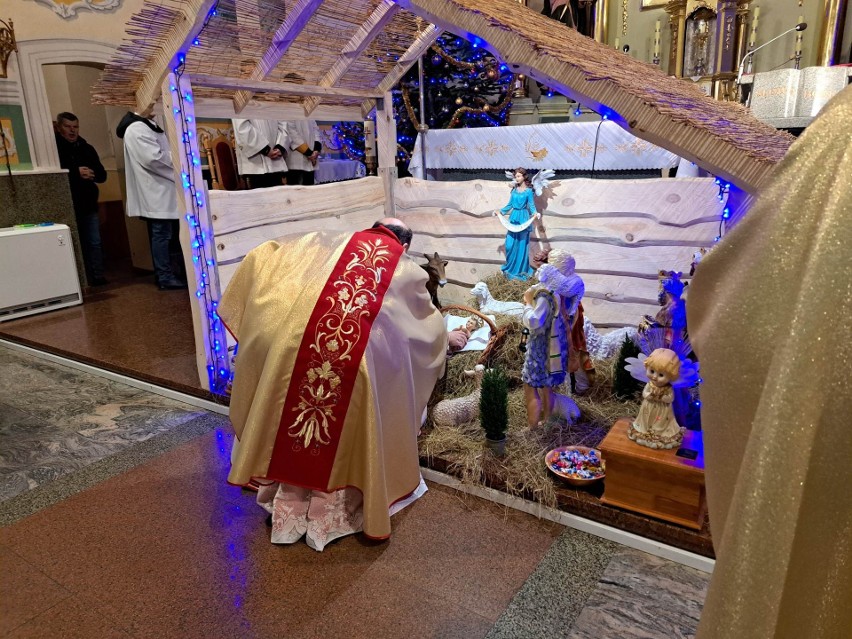Pasterka w kościele parafialnym pod wezwaniem Przemienienia Pańskiego w Kazanowie. Było wyjątkowo