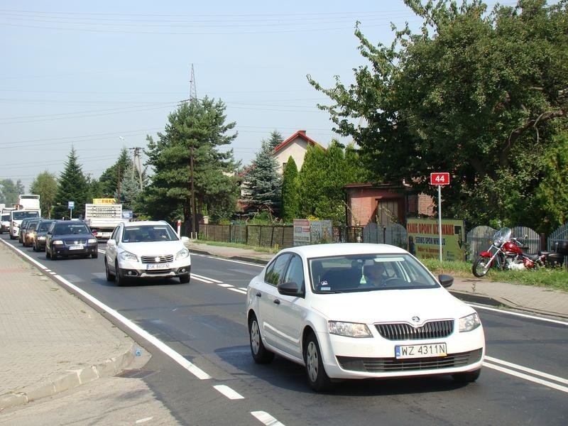 Mieszkańcy Babic są oburzeni likwidacją przejścia dla pieszych na drodze krajowej 44