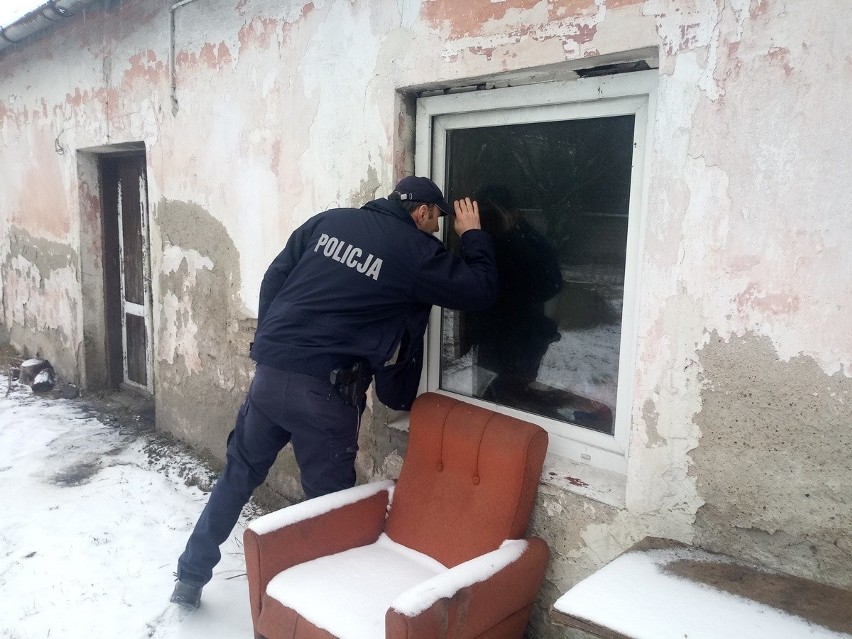 Zima trzyma! Pomagajmy samotnym i bezdomnym - apelują radziejowscy policjanci