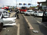 Kraków. Wypadek na Ruczaju, ciężarówka staranowała kilkanaście aut. Są ranni [ZDJĘCIA, WIDEO]