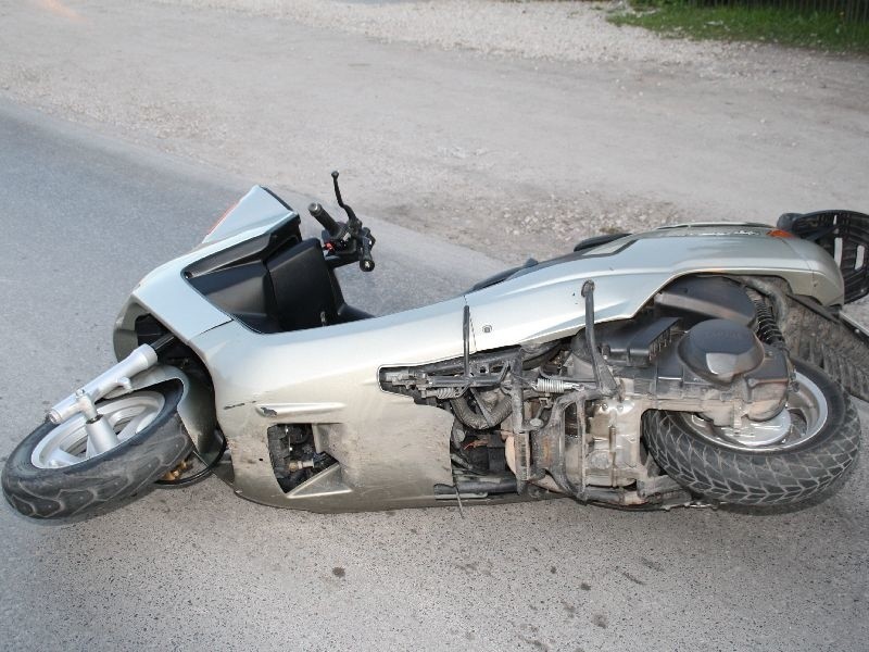 Dramatyczny wypadek w Jaworzni. Motocyklista zmarł po zderzeniu z autem