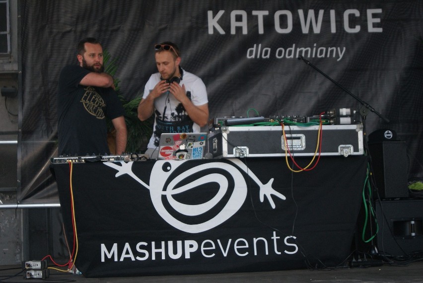 Katowice: Mash Up Hawaii Party na Mariackiej 