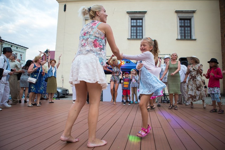 Letnia potańcówka na tarnowskim Rynku