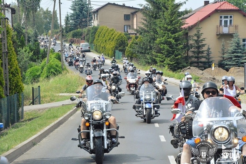 Parada motocykli, palenie gumy i miss mokrego podkoszulka, czyli IV Piknik Motocyklowy Balaton 2019 w Trzebini [ZDJĘCIA]