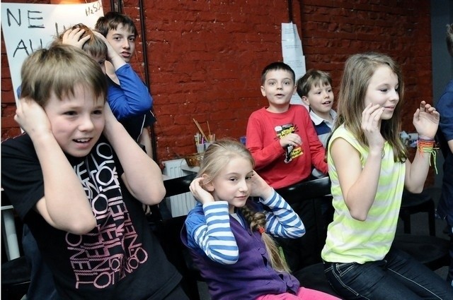 Dzieci z półkolonii w centrum rozrywkowym przy Manufakturze...
