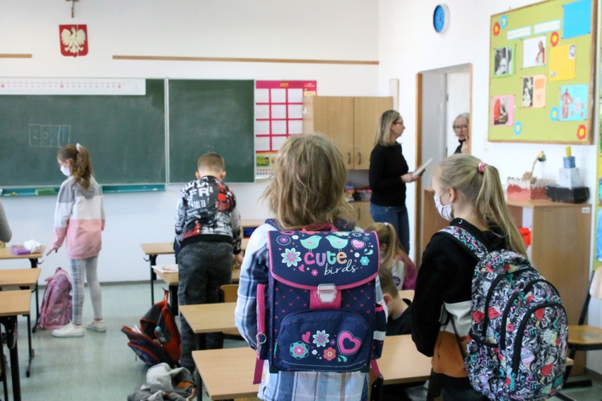Powrót uczniów klas 1-3 w SP 51 w Lublinie