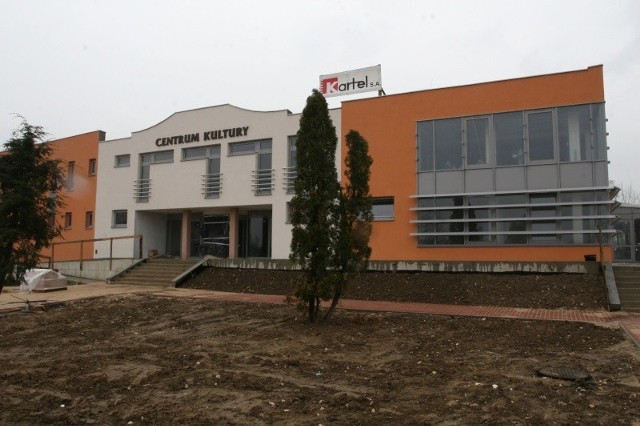 Wykonana została już elewacja budynku Centrum Kultury w Jędrzejowie.