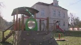 Nauczycielka z Dolnego Śląska zamykała dzieciom usta taśmą klejącą (wideo)