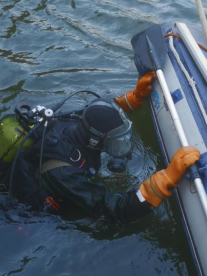 Oto fundamenty mostu Pomorskiego. Film z głębin Odry (ZOBACZ)