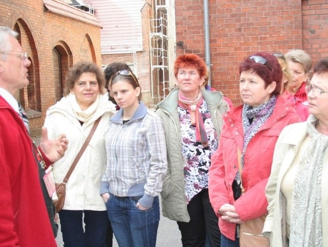 Uczestników dwóch uniwersytetów po pięknych zakątkach Chełmna oprowadził przewodnik Władysław Flieger. W sobotę bydgoscy seniorzy przyjadą do Grudziądza