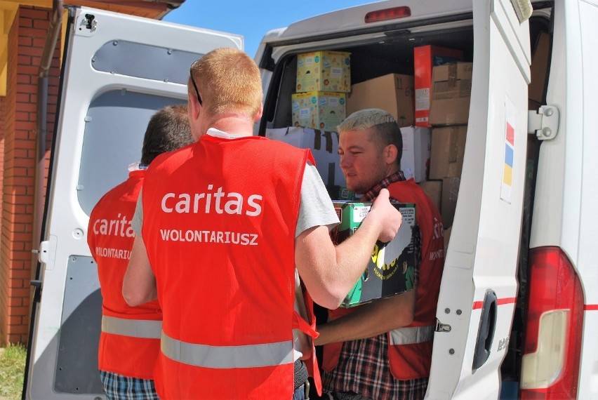 Płyną dary od Caritas Diecezji Sandomierskiej na Ukrainę. W drodze jest już dziewiąty transport. Gdzie tym razem? 