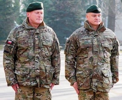 Gen. Gut (z lewej) zostaje w Krakowie, gen. Patalong idzie do stolicy FOT. ANNA KACZMARZ