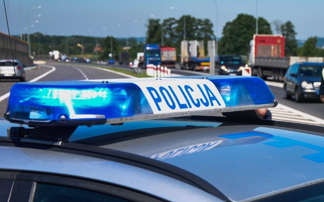 Policjanci przejechali niemal cały Gorzów, żeby dotrzeć z małym dzieckiem i jego rodzicami do szpitala.