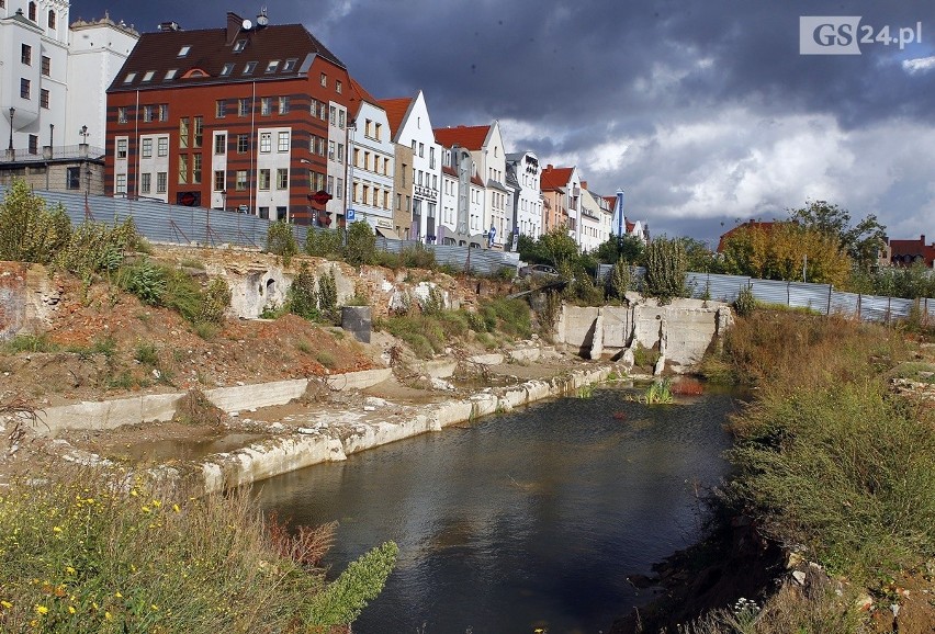 Ruszyła budowa nieruchomości po hotelu Arkona [ZDJĘCIA]