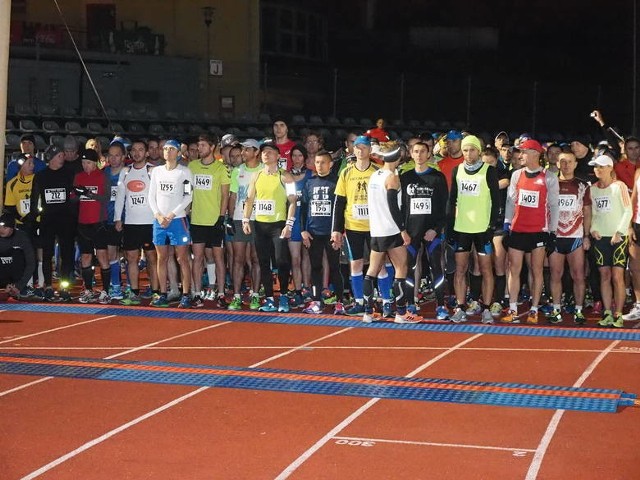 Już w ten weekend biegacze będą ściemniać! W nocy z 29 na 30 października pokonają maraton lub półmaraton z godziną w prezencie.