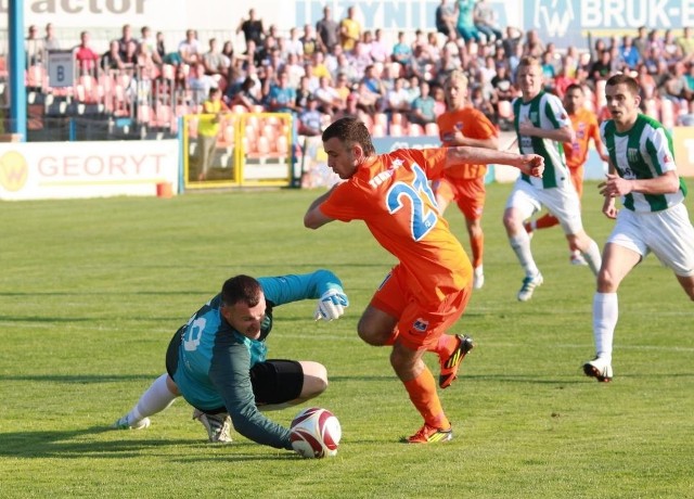 Emil Drozdowicz (nr 21) w poprzednim sezonie strzelił bramkę Olimpii Grudziądz