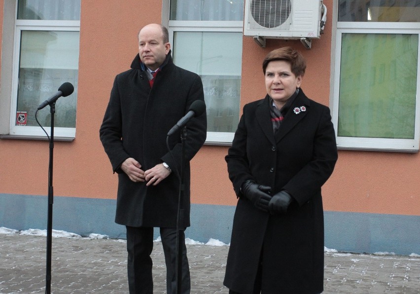 Premier Beata Szydło i minister zdrowia w Radomiu zapowiedzieli normalność w służbie zdrowia