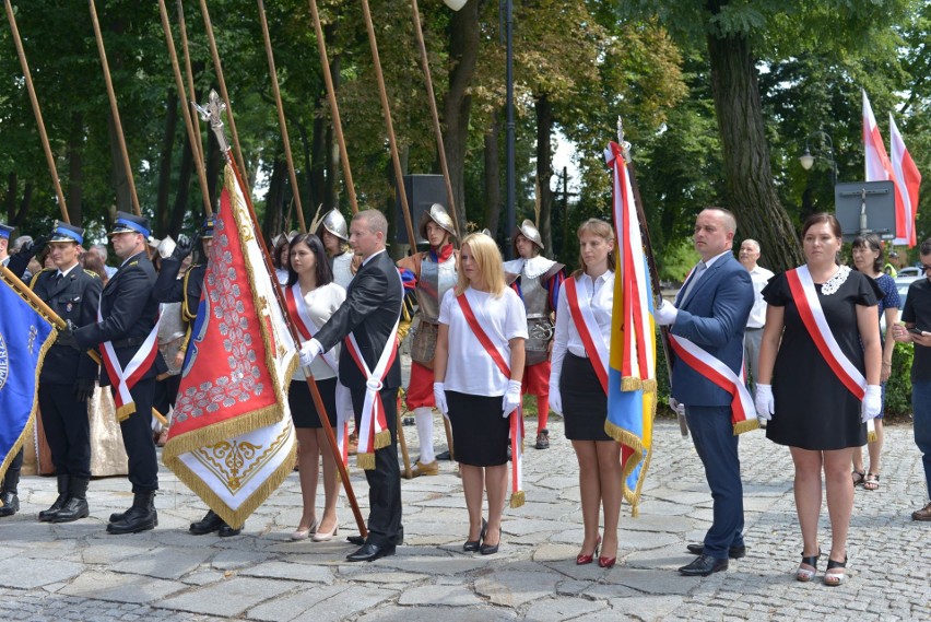 Sandomierskie uroczystości Święta Wojska Polskiego na Cmentarzu Katedralnym (NOWA GALERIA ZDJĘĆ)