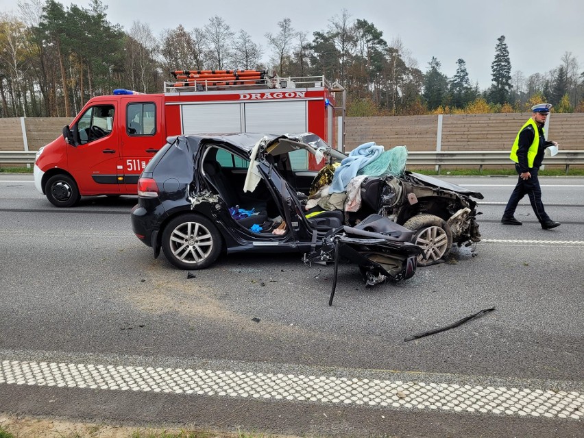 Śmiertelny wypadek na autostradzie A1 między Radomskiem a Kamieńskiem. Informacje policji 1.11.2022
