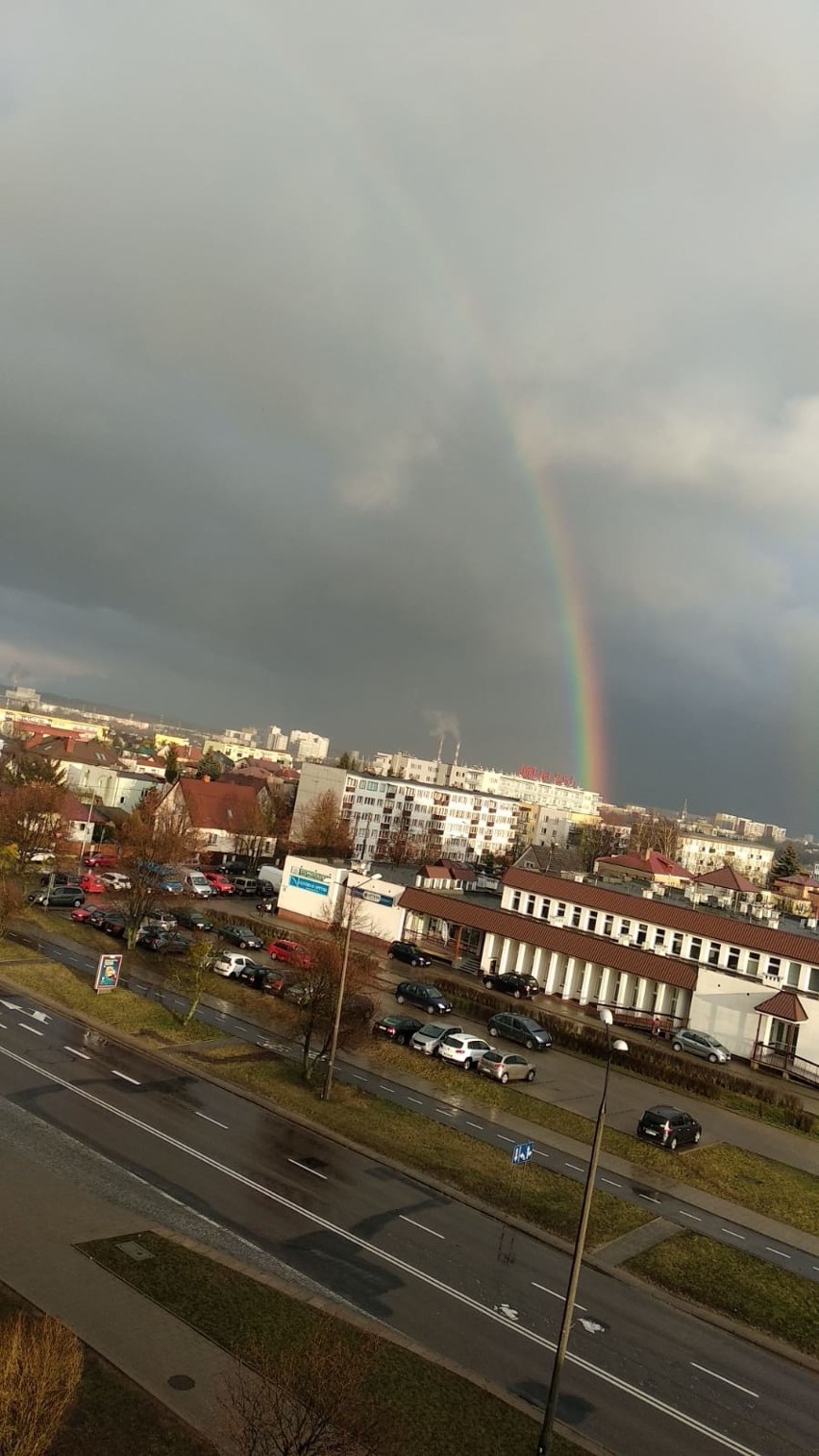 Piękna tęcza nad Białymstokiem. Zjawisko wystąpiło we wtorek 18 lutego po południu [ZDJĘCIA]