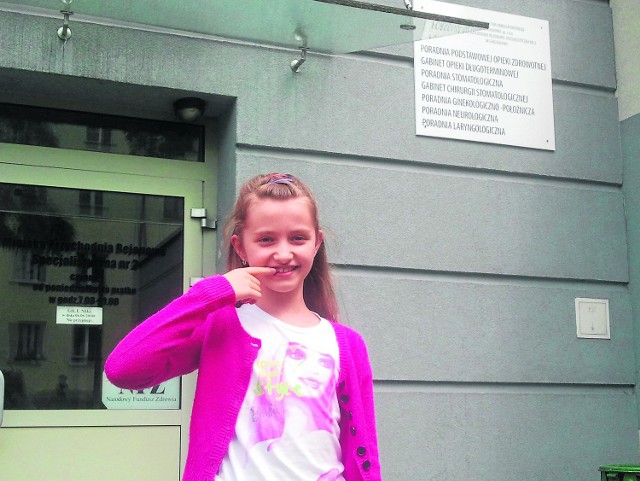 9-letnia Zuzia Bochenek z Chrzanowa w piątek po południu była z mamą w gabinecie dentystycznym na chrzanowskim os. Północ. W rejestracji wyznaczono jej termin na lipiec.