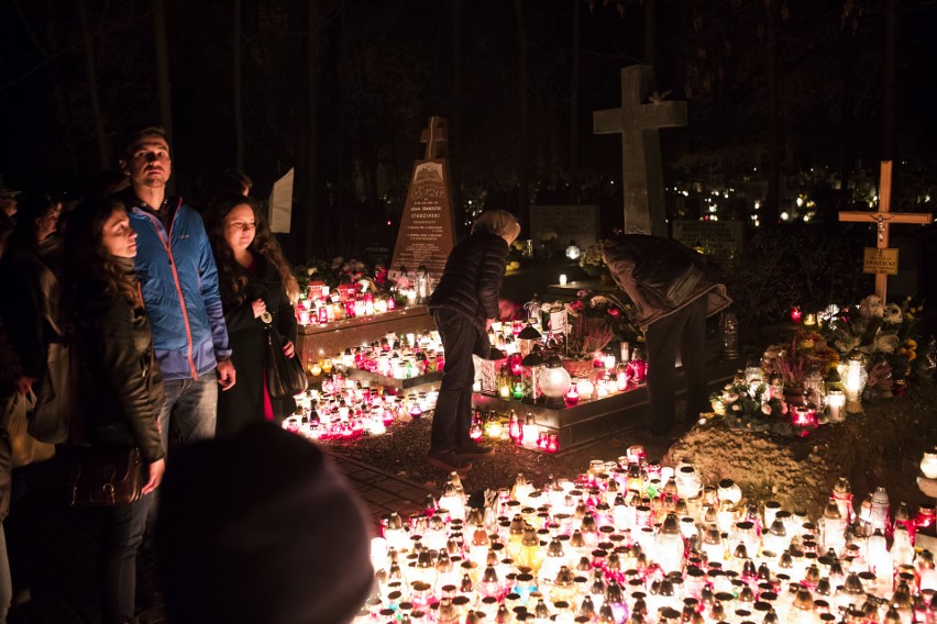 Wszystkich Świętych 2018. Wieczór na cmentarzu Rakowickim