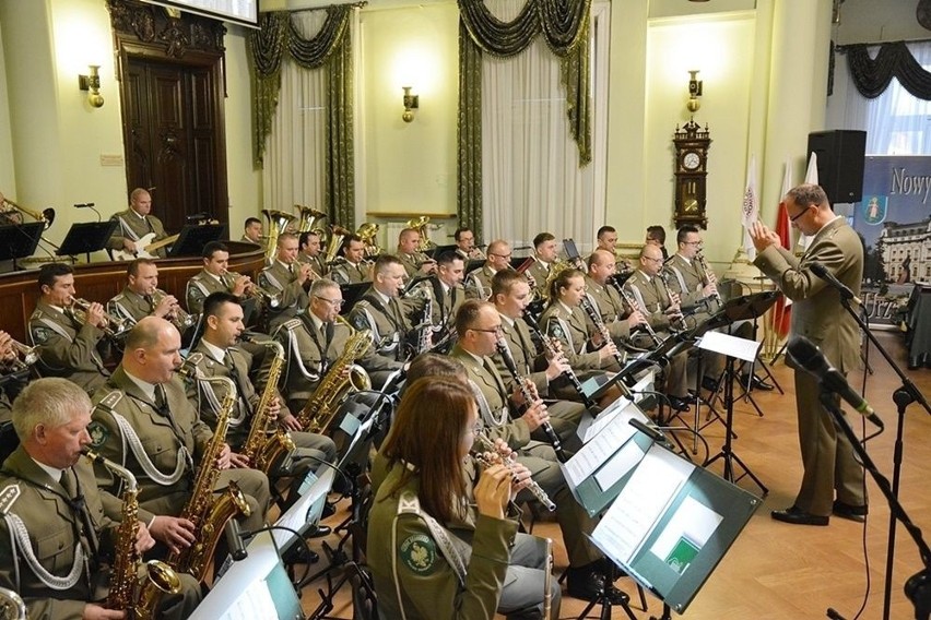 Nowy Sącz. Jubileusz 100-lecia PCK. Odznaczenia i wyróżnienia dla zasłużonych działaczy [ZDJĘCIA]